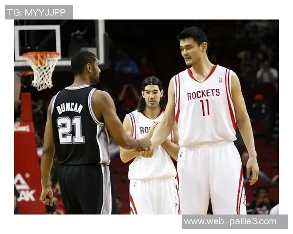 姚明领衔火箭队对决热火队的经典对抗赛回顾与精彩瞬间分析